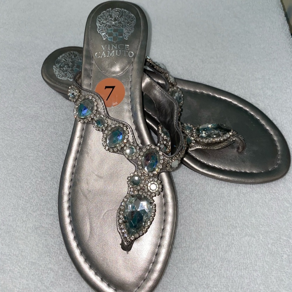 Slides By Vincent Camuto